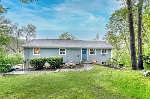 7 Noon Hill Rd, Medfield, MA 02052