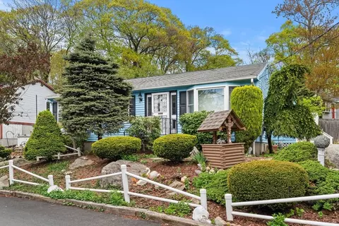 1 Mayfair Rd, Peabody, MA 01960