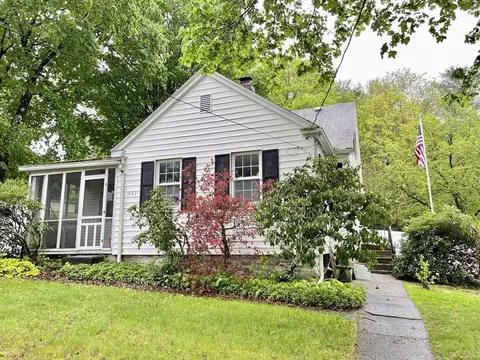 1063 Hill St, Whitinsville, MA 01588