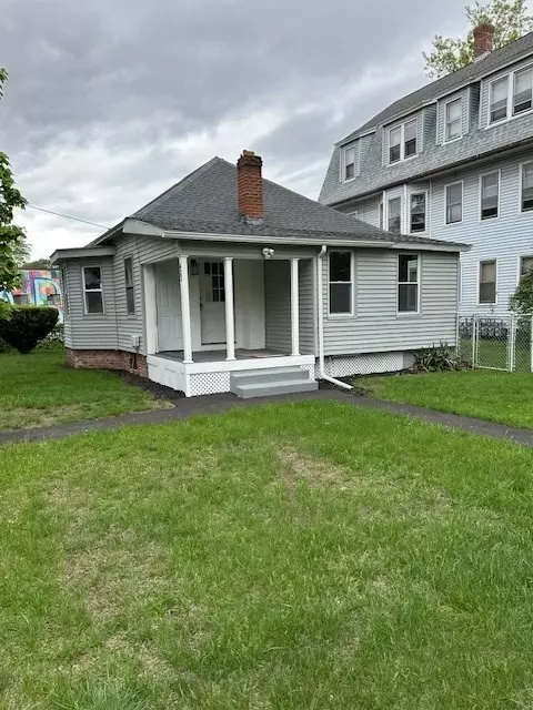 423 Orange St, Springfield, MA 01108 photo 3