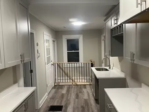 423 Orange St, Springfield, MA 01108 photo 7