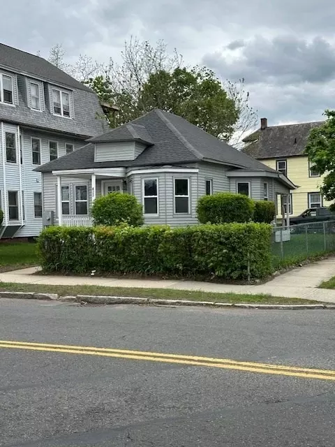 423 Orange St, Springfield, MA 01108 photo 4
