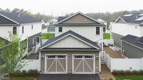 35 Cleary Cir #7, Norfolk, MA 02056
