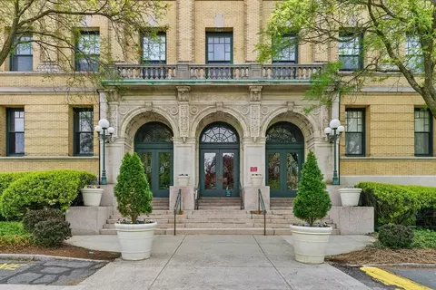 235 State St #406, Springfield, MA 01103
