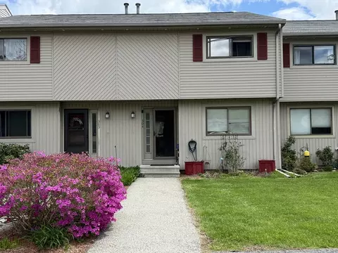 28 Southbridge Rd #304, Charlton, MA 01507