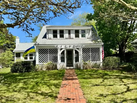 54 Smith St, Harwich, MA 02671