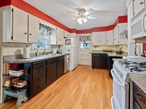 8 Bay State Rd, Worcester, MA 01606 photo 15