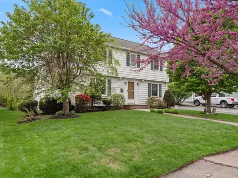 8 Bay State Rd, Worcester, MA 01606 photo 4
