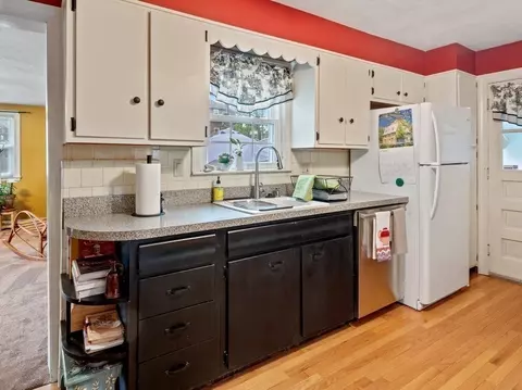 8 Bay State Rd, Worcester, MA 01606 photo 14
