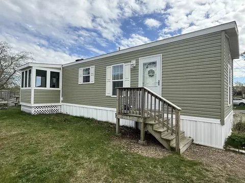 3132 Cranberry Hwy #4, Wareham, MA 02538