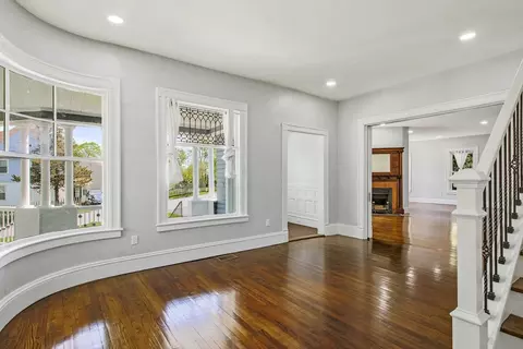7 Circuit Ave E, Worcester, MA 01603 photo 11