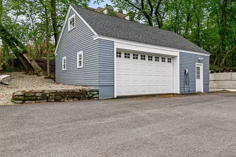 7 Circuit Ave E, Worcester, MA 01603 photo 4