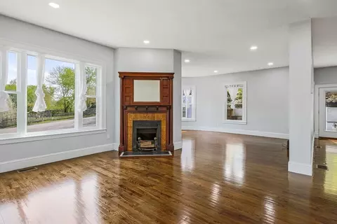 7 Circuit Ave E, Worcester, MA 01603 photo 12