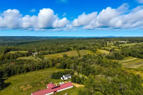 716 Hardwick Rd, New Braintree, MA 01531