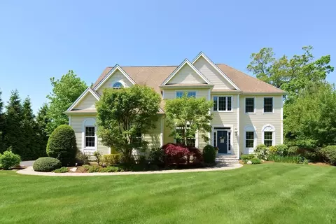 72 Kim Pl, Holliston, MA 01746