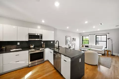 4 Everett Pl # -6, Boston, MA 02128 photo 7