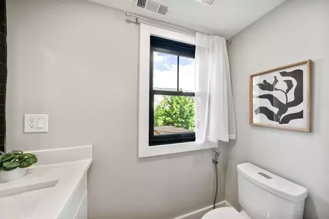 4 Everett Pl # -6, Boston, MA 02128 photo 12