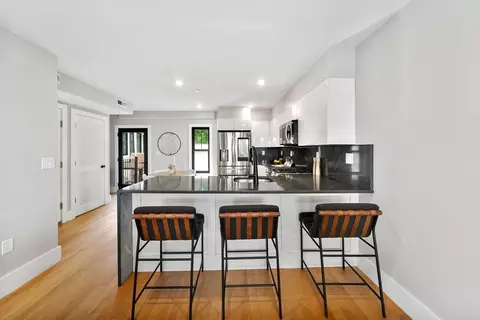 4 Everett Pl # -6, Boston, MA 02128 photo 3