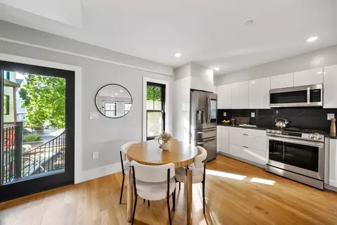 4 Everett Pl # -6, Boston, MA 02128 photo 4