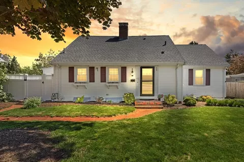 113 Standish Ave, Plymouth, MA 02360