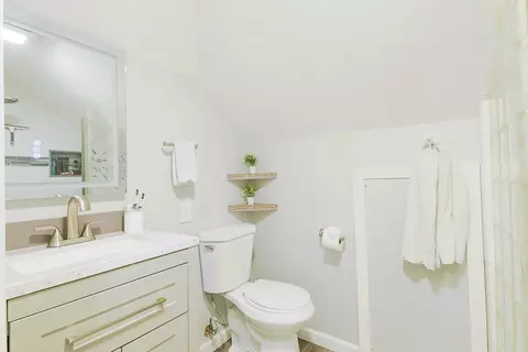 41 Sullivan St, Chicopee, MA 01020 photo 9