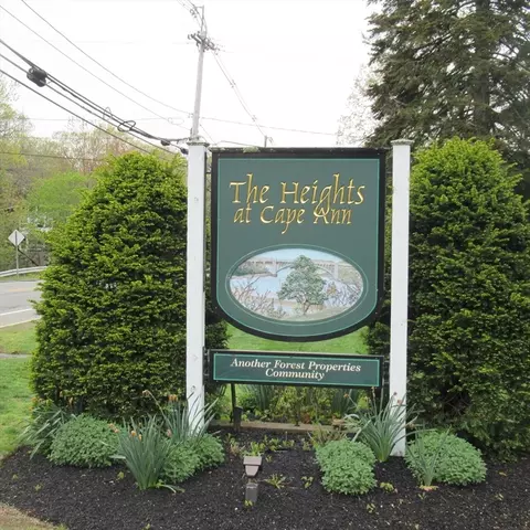 145 Essex Ave #405, Gloucester, MA 01930