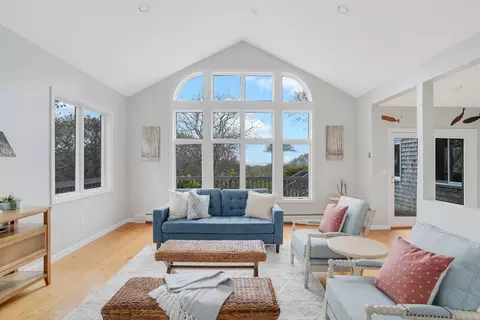 453 Lighthouse Rd, Aquinnah, MA 02535 photo 2