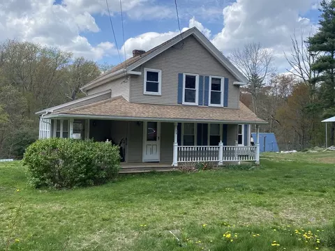 24 Sizer Dr, Wales, MA 01081