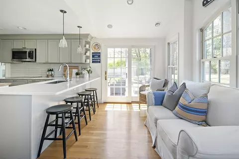 1 Winthrop Rd, Hingham, MA 02043 photo 5