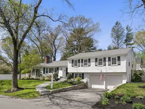 1 Winthrop Rd, Hingham, MA 02043