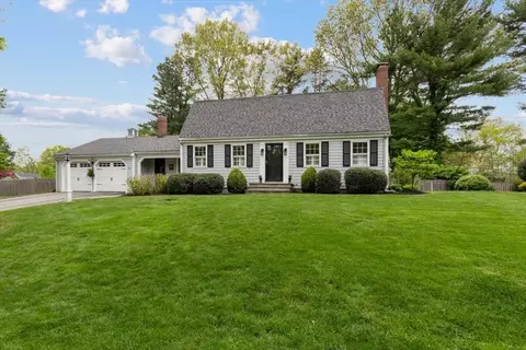 10 Hoover Rd, Hingham, MA 02043