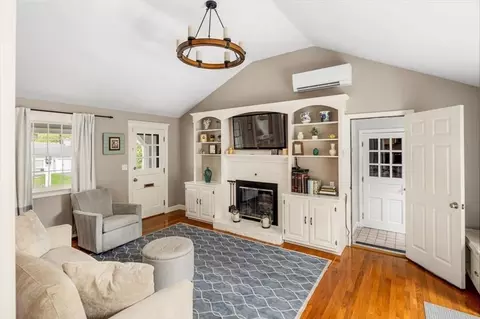 10 Hoover Rd, Hingham, MA 02043 photo 4