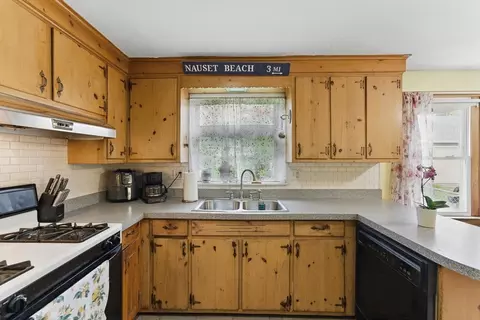 Kitchen - 141 Harkness Ave, Springfield, MA 01118 photo 4 of 4