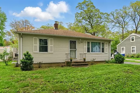 141 Harkness Ave, Springfield, MA 01118