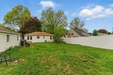 Exterior - 141 Harkness Ave, Springfield, MA 01118 photo 6 of 7