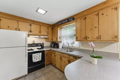 Kitchen - 141 Harkness Ave, Springfield, MA 01118 photo 2 of 4