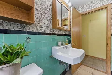 Bath - 141 Harkness Ave, Springfield, MA 01118 photo 2 of 2