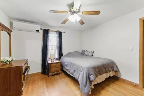 Bedroom - 141 Harkness Ave, Springfield, MA 01118 photo 2 of 5