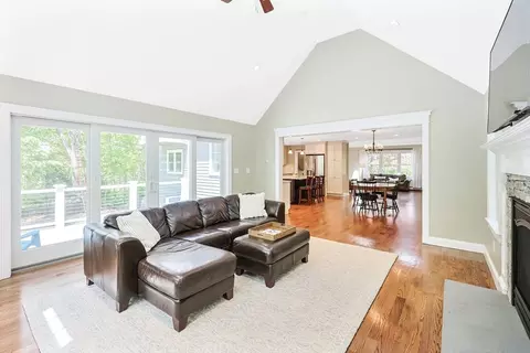 19 Prospect St, Upton, MA 01568 photo 7