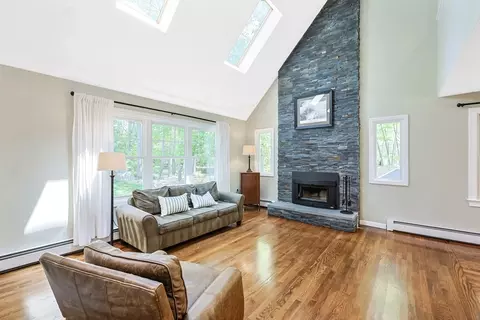 19 Prospect St, Upton, MA 01568 photo 3