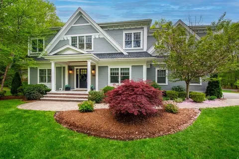 421 Oak St, Westwood, MA 02090