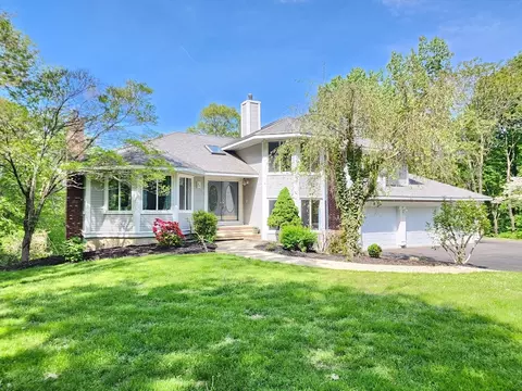 35 Linda St, Westborough, MA 01581