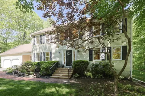 13 Valleywood Rd, Hopkinton, MA 01748