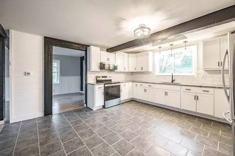 19 Montello Rd, Chicopee, MA 01013 photo 5