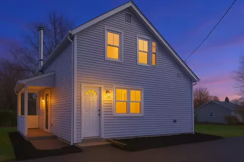 19 Montello Rd, Chicopee, MA 01013 photo 2