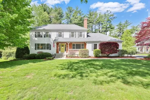 24 Heritage Cir, East Longmeadow, MA 01028