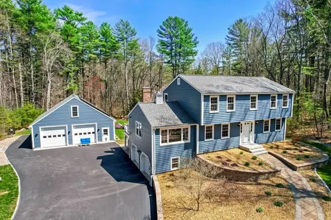 22 Cider Mill Ln, Upton, MA 01568 photo 3