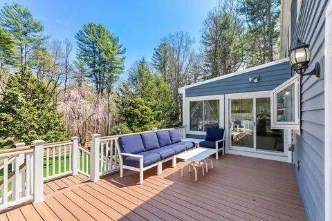 22 Cider Mill Ln, Upton, MA 01568 photo 12