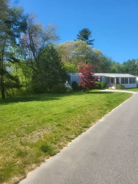 141 Pine Ave, Sturbridge, MA 01566 photo 2
