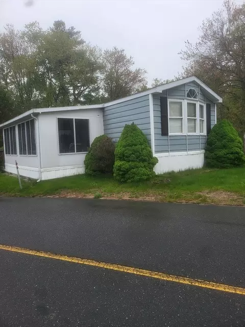141 Pine Ave, Sturbridge, MA 01566 photo 3